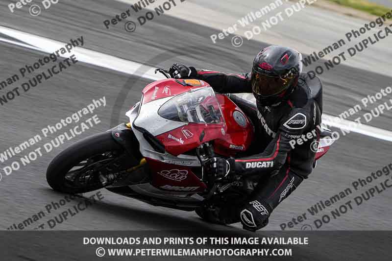 cadwell no limits trackday;cadwell park;cadwell park photographs;cadwell trackday photographs;enduro digital images;event digital images;eventdigitalimages;navarra;no limits trackdays;peter wileman photography;racing digital images;trackday digital images;trackday photos